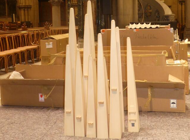 Der Einbau der neuen Chororgel | Foto: Herbert Magin