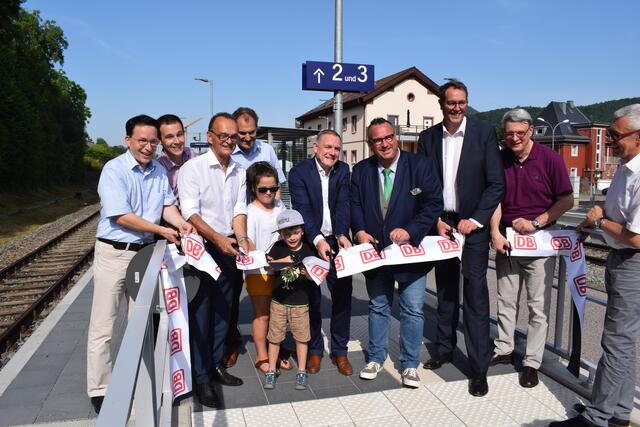 Rechtzeitig zum Rheinland-Pfalz-Tag wurde der Bahnhof barrierefrei. | Foto: Bender