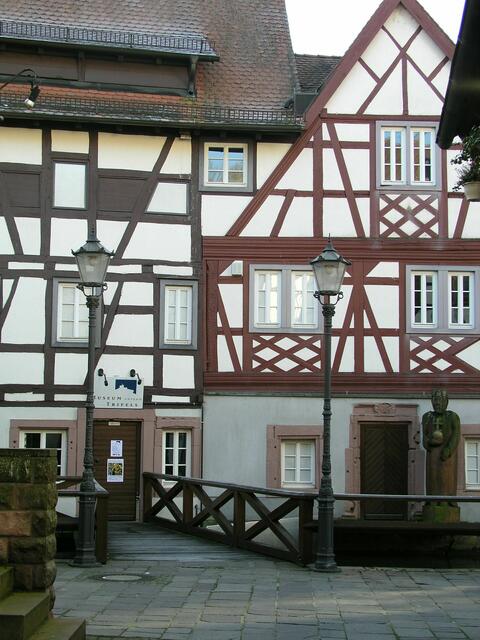 Der Eingang zum Museum unterm Trifels. | Foto: Bender