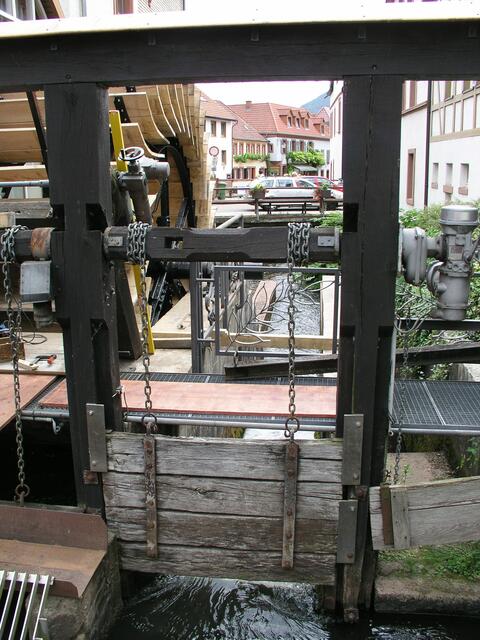 Wasserrad an der Stadtmühle. | Foto: Bender