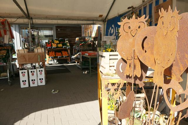 LEPRIMA: Angrenzender Laden mit vielen Produkten aus Eigenherstellung | Foto: Brigitte Melder