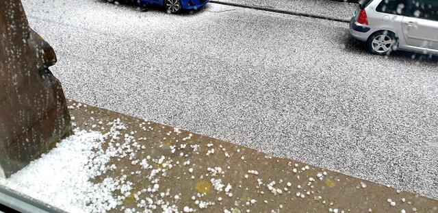Sturm, Gewitter und jede Menge Hagel in Pirmasens  | Foto: Jens Vollmer
