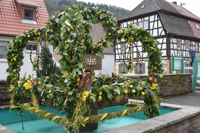 Wunderhübsche Osterkrone in Rinnthal | Foto: B. Bender