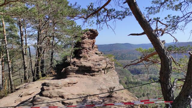 Blick auf den gesperrten Teil des Rötzenfelsens.
