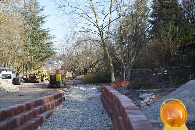 Das neue Flussbett ist zu erkennen. | Foto: B. Bender