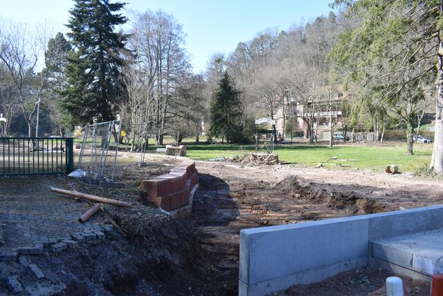 Auch oberhalb des Kurparks wird der Erlenbach freigelegt. | Foto: B. Bender