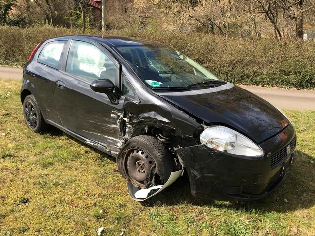 Zwischen Fischbach und Enkenbach-Alsenborn gab es einen Frontalzusammenstoß, bei dem der Verursacher unter Drogeneinfluss stand | Foto: Polizeipräsidium Westpfalz