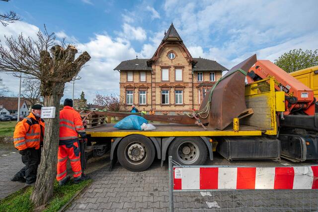 "Die Aufragende" auf dem LKW | Foto: Andreas Lang