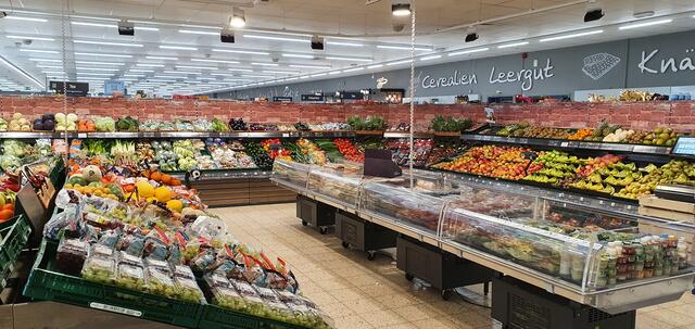 Bei der Frische aus dem Vollen schöpfen - dazu lädt die Obst- und Gemüse-Abteilung bei Edeka Hauguth in Römerberg ein