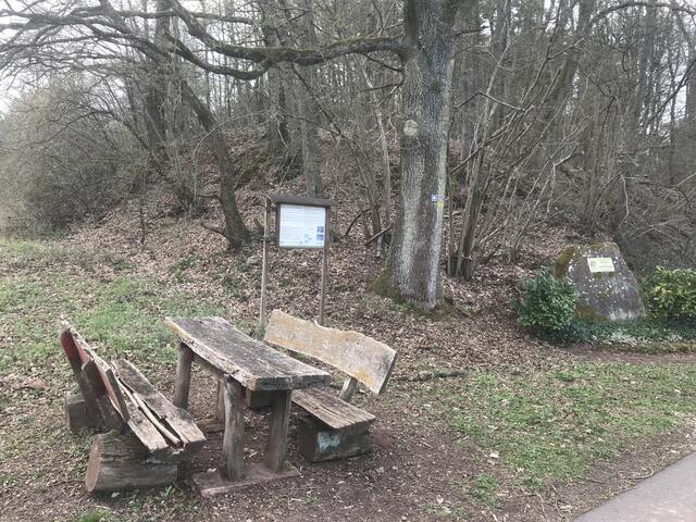 Von diesem Parkplatz aus startet der Gewässerlehrpfad in Richtung Bad Bergzabern | Foto: B. Bender