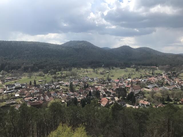 Eingebettet in Wald und Wiesen ist Birkenhördt | Foto: B. Bender