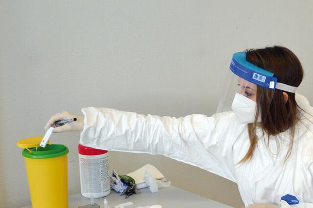 Sicherheit: Vor der Impfung stehen unter anderem ein Corona-Test und ein ärztliches Aufklärungsgespräch an. | Foto: Dennis Christmann/Lebenshilfe Südliche Weinstraße