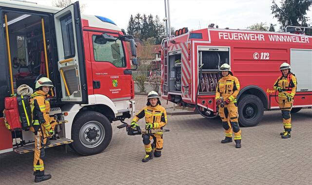 Die neue Einsatzkleidung ist sehr leicht, atmungsaktiv und ergonomisch   | Foto: Feuerwehr VG Winnweiler