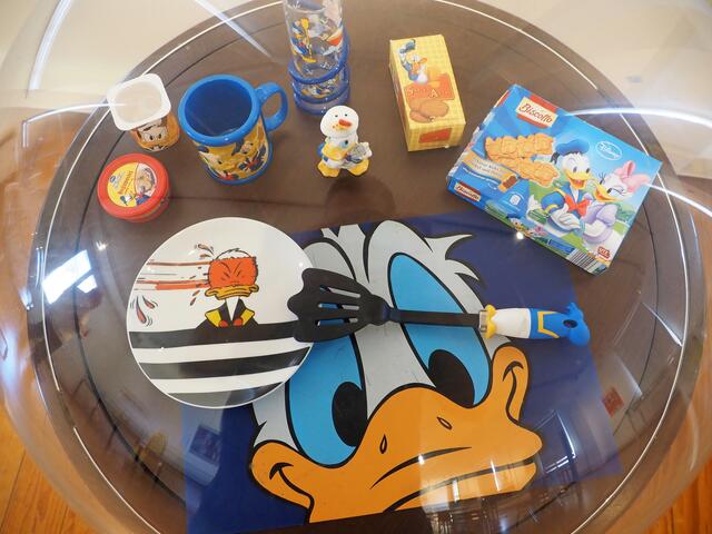Viele Objekte aus der Privatsammlung des Karlsruher Donald-Duck-Sammlers Martin Wacker sind in der Ausstellung des Stadtarchivs im Stadtmuseum Leinfelden-Echterdingen zu sehen.  | Foto: Harald Wacker