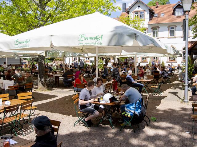 Rege frequentiert war am vergangenen Sonntag auch der Biergarten des beliebten Ausflugsziels Bremerhof | Foto: view