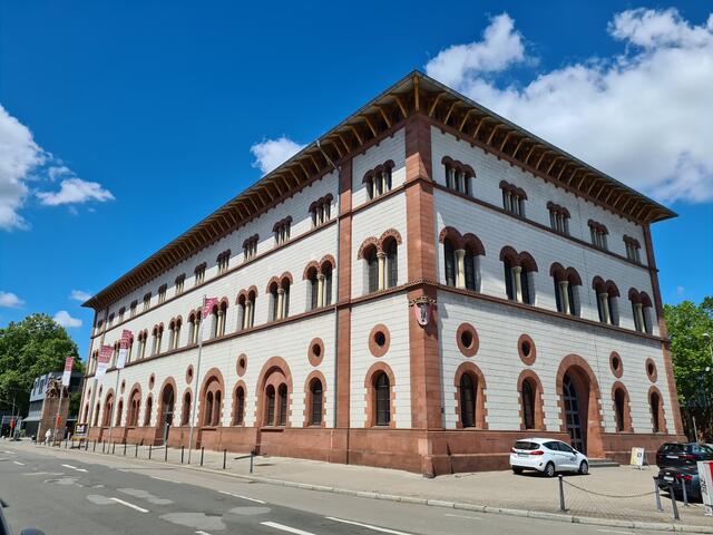 Auch die Fruchthalle darf ihr Publikum wieder durch Konzerte begeistern | Foto: Ralf Vester