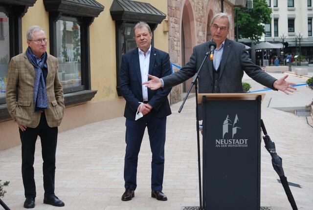 Rüdiger Liebs (Bürgerstifung), Rainer Nosbüsch (Lions-Club), Dr. Frank Sobirey | Foto: Markus Pacher