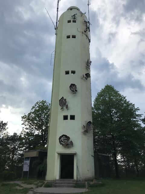 Der mit Goldrosen verzierte Stäffelbergturm | Foto: B. Bender