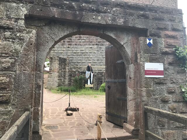 Eingang zur Burg Landeck | Foto: B. Bender