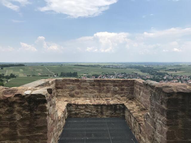 Aus Sicherheitsgründen wurden Stahlgitter installiert | Foto: B. Bender
