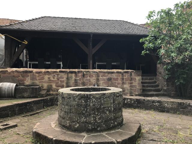 Brunnen im Hof | Foto: B. Bender