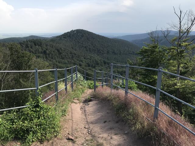 Auf dem Weg Richtung Süden der Oberburg | Foto: B. Bender