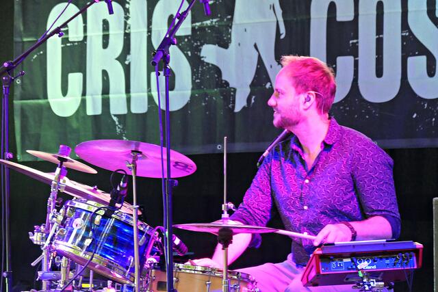 Tobias Nessel am Schlagzeug | Foto: Brigitte Melder