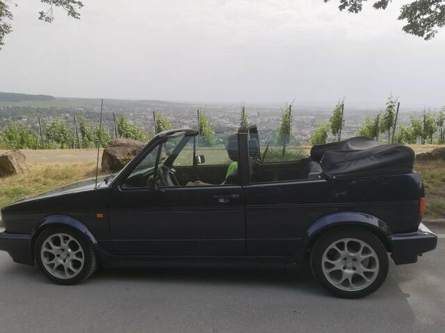 Eines der "jüngsten" Vereinsfahrzeuge: 1993er Golf 1 Cabrio | Foto: Alexandra Nachtigal