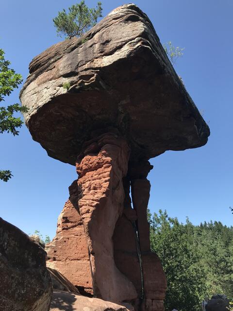 Der Teufelstisch ist auch Kletterfelsen | Foto: B. Bender