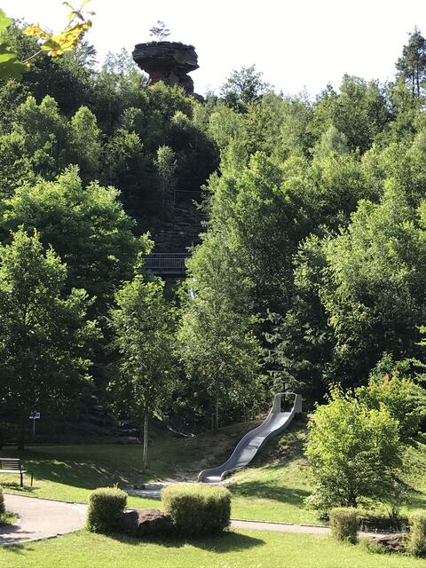 Und eine kleine Rutschbahn | Foto: B. Bender