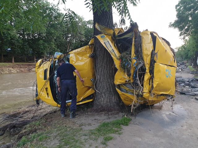 Unvorstellbare Zerstörung | Foto: Feuerwehr Annweiler