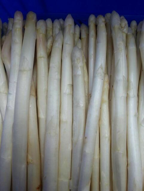 Frische Spargel gibt es im Hoggemer Laden zur Saison