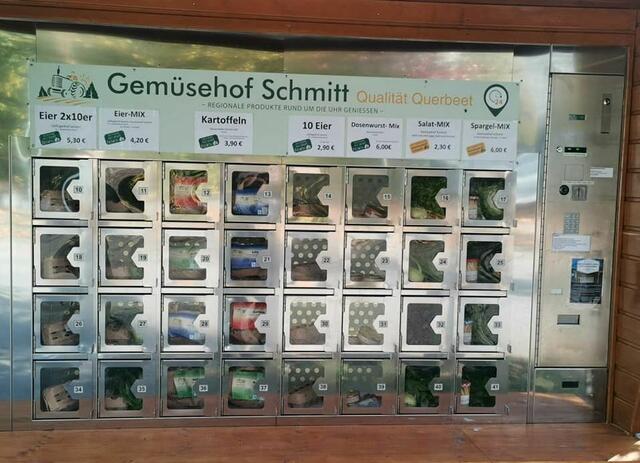 Qualität Querbeet war das Motto: Familie Schmitt startete den Verkauf mit einem Frische-Automaten