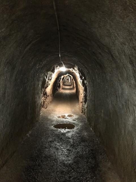 Dieser Gang wurde gesprengt, um einen Rundgang für die Teilnehmenden zu ermöglichen | Foto: B. Bender