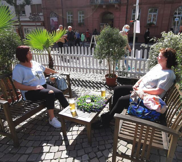 So lässt sich der Sommer mitten in der Stadt genießen. Idylle pur auf dem Schlossplatz. Foto: Kling-Kimmle