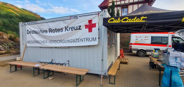 Gemeinsam mit Einsatzkräften aus der gesamten Bundesrepublik hilft das DRK Landau dabei, die medizinische Versorgung in den Hochwassergebieten sicherzustellen. | Foto: DRK Landau