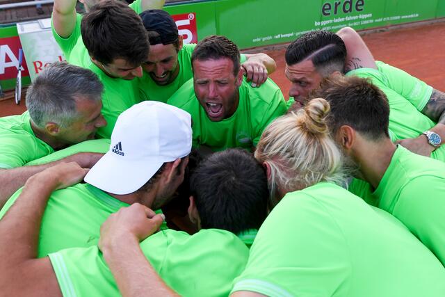Der sprichwörtliche Teamspirit ist auf diesem Foto fast schon zu hören.  foto: pix