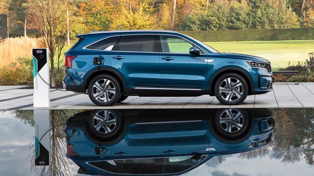 Der Kia Sorento Plug-In-Hybrid bezieht einen Strom aus der Steckdose