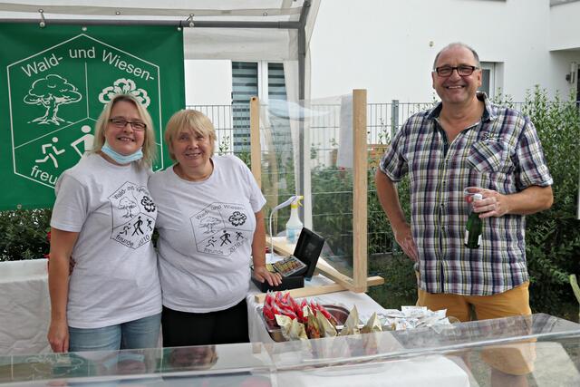 Fleißige Bienchen mit Joachim Krieg | Foto: Brigitte Melder