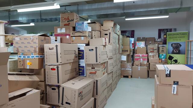 Foto 3 (Hasslocher Fluthilfepakete im Lager Bottrop) | Foto: Jochen Drewelies