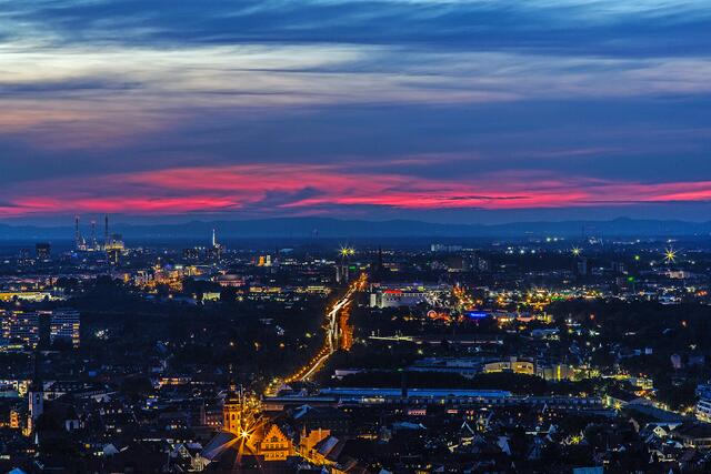 Blick vom Turmberg auf Karlsruhe (aufgenommen im September)