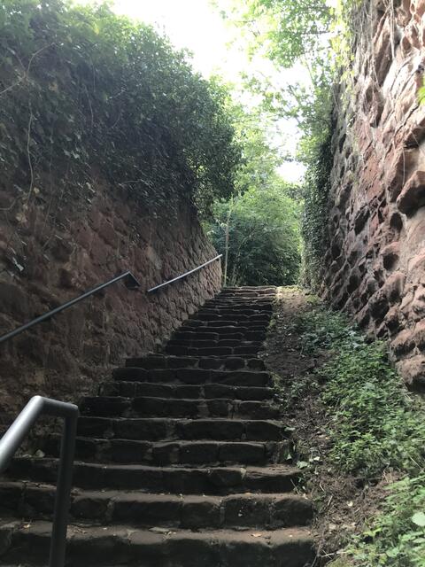 Treppenaufgang zur Burg | Foto: B. Bender