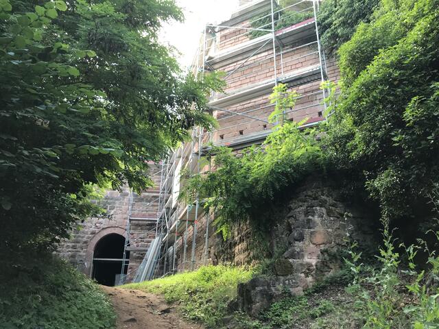 Gerüste stehen noch | Foto: B. Bender