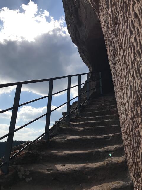 Entlang der Felswand | Foto: B. Bender