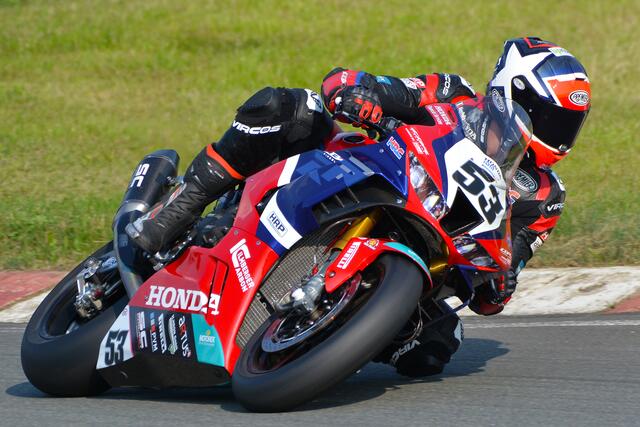 Der Italiener Alessandro Polita vom Holzhauer Honda-Team liegt auf dem 7. Gesamtrang (Foto Hermann Rüger)