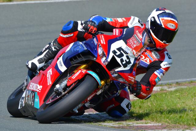 Der Italiener Alessandro Polita vom Holzhauer Honda-Team liegt auf dem 7. Gesamtrang (Foto Hermann Rüger)