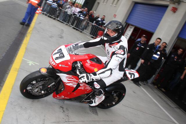 Der siebenfache Formel 1-Weltmeister Michael Schumacher ging auch schon für das Holzhauer Honda-Team in der IDM an den Start (Fotos Hermann Rüger)