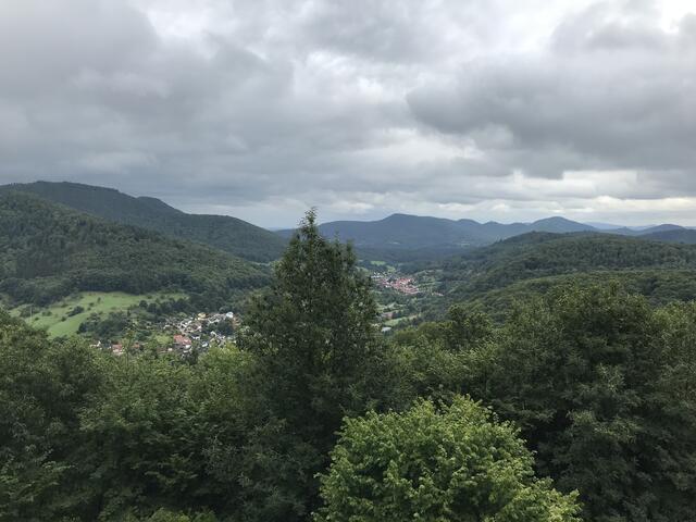 Blick auf Dernbach und Ramberg | Foto: B. Bender