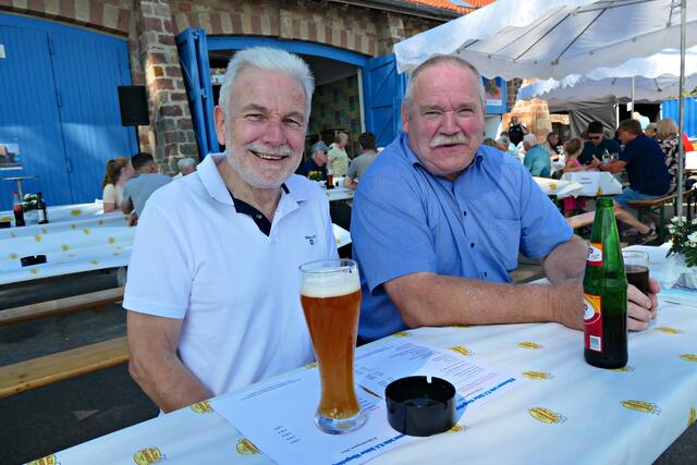 Unsere Tischnachbarn Karl-Heinz Hasenstab und Johannes Zehfuß | Foto: Brigitte Melder