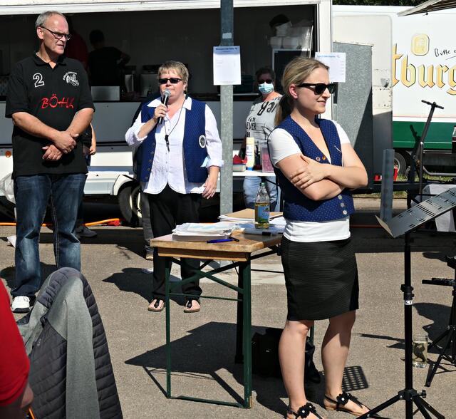 Sven und Annette bei der Begrüßung der Gäste | Foto: Brigitte Melder